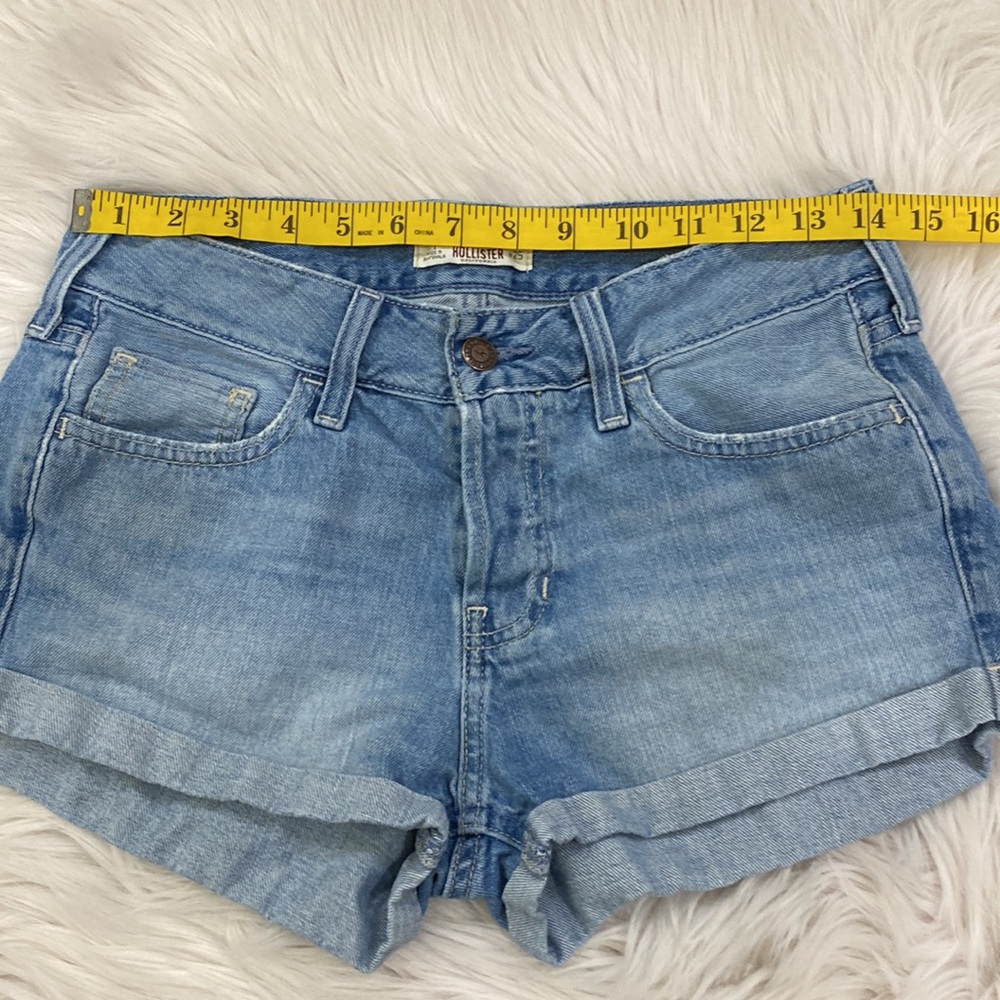Hollister Short - Picture 6 of 8